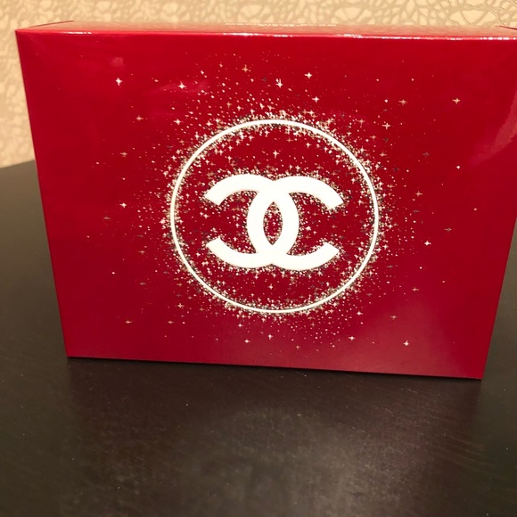 CHANEL Other - Chanel eye kit